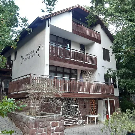 Fecskefeszek Vendeghaz * Balatonalmadi