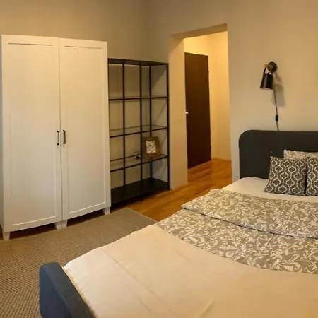 Fecskefeszek Vendeghaz B&B