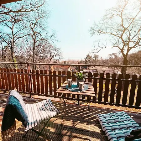 Fecskefeszek Vendeghaz B&B *